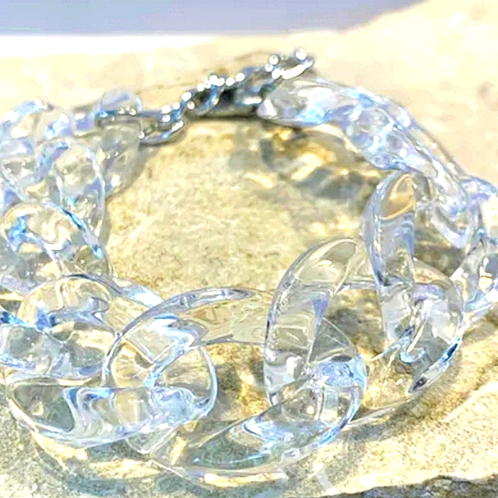 Clear Lucite links  Chunky  Bracelet. 8.5 inch